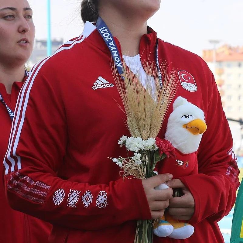 Özlem Becerek